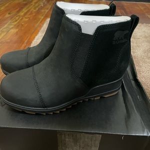 Sorel Woman’s Pull-on Evie Booties-black
